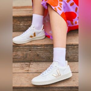VEJA "V-10 Chrome sneakers